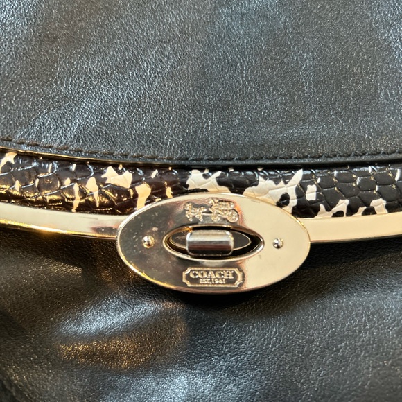 Coach purse - Picture 7 of 9